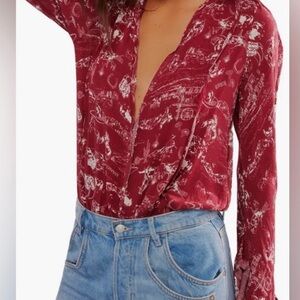 🌸 Free People “Everything’s Rosie” Western Print Bodysuit – Size Large (NWOT)